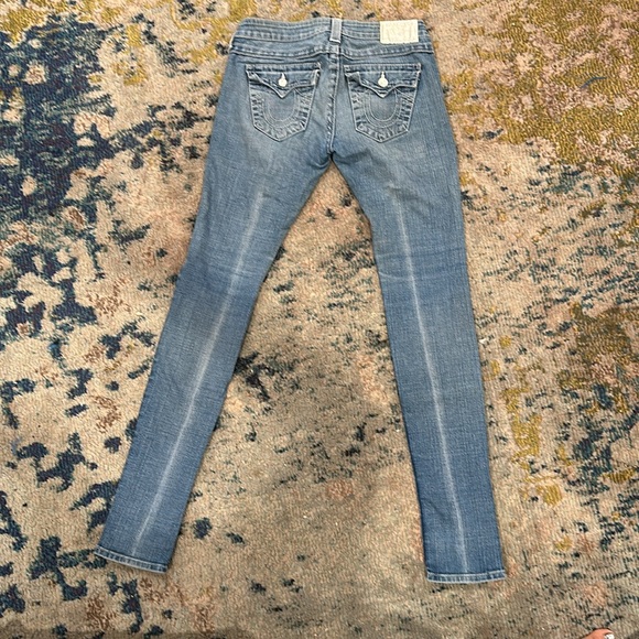TRUE RELIGION ✨ Skinny Jeans Light Wash Distressed Jeweled Rivets Size 26 - Picture 6 of 10
